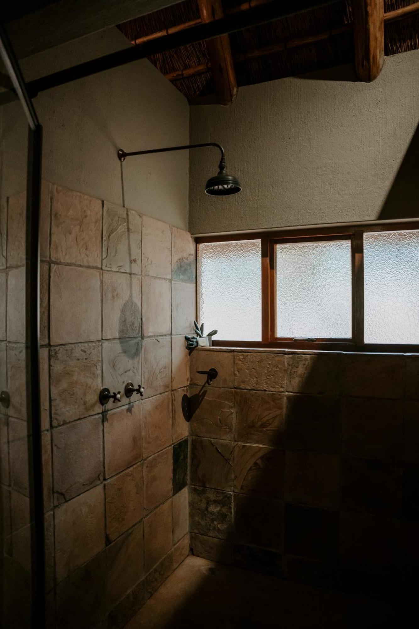 Matingwe Lodge Hartbeestfontein 外观 照片